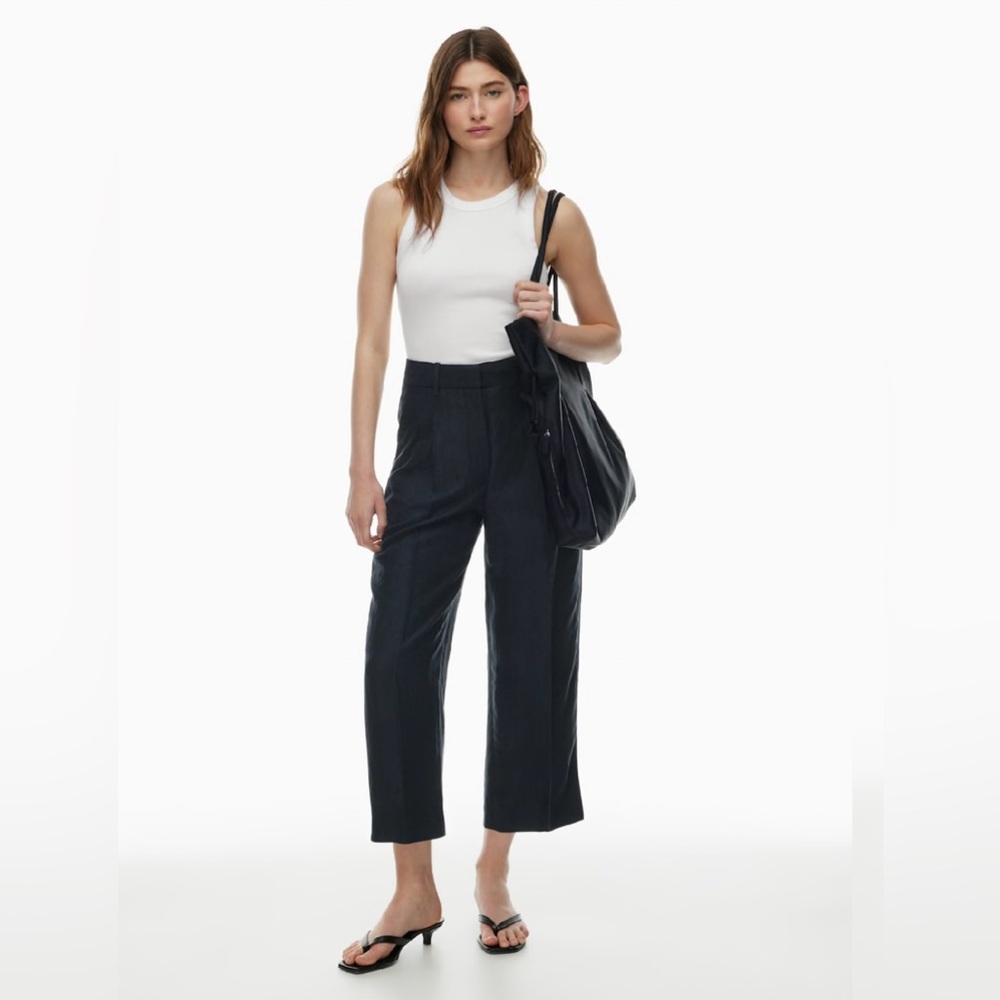 Aritzia Wilfred Effortless Cropped Pant in (Re)Ssensial - Black